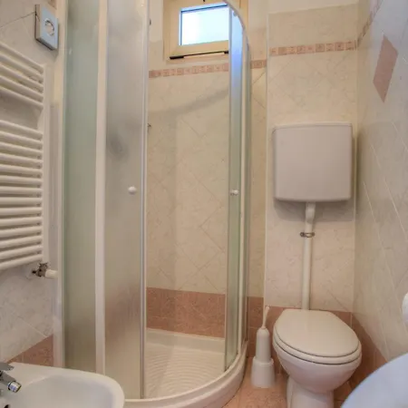 Hotell Lucia 2*